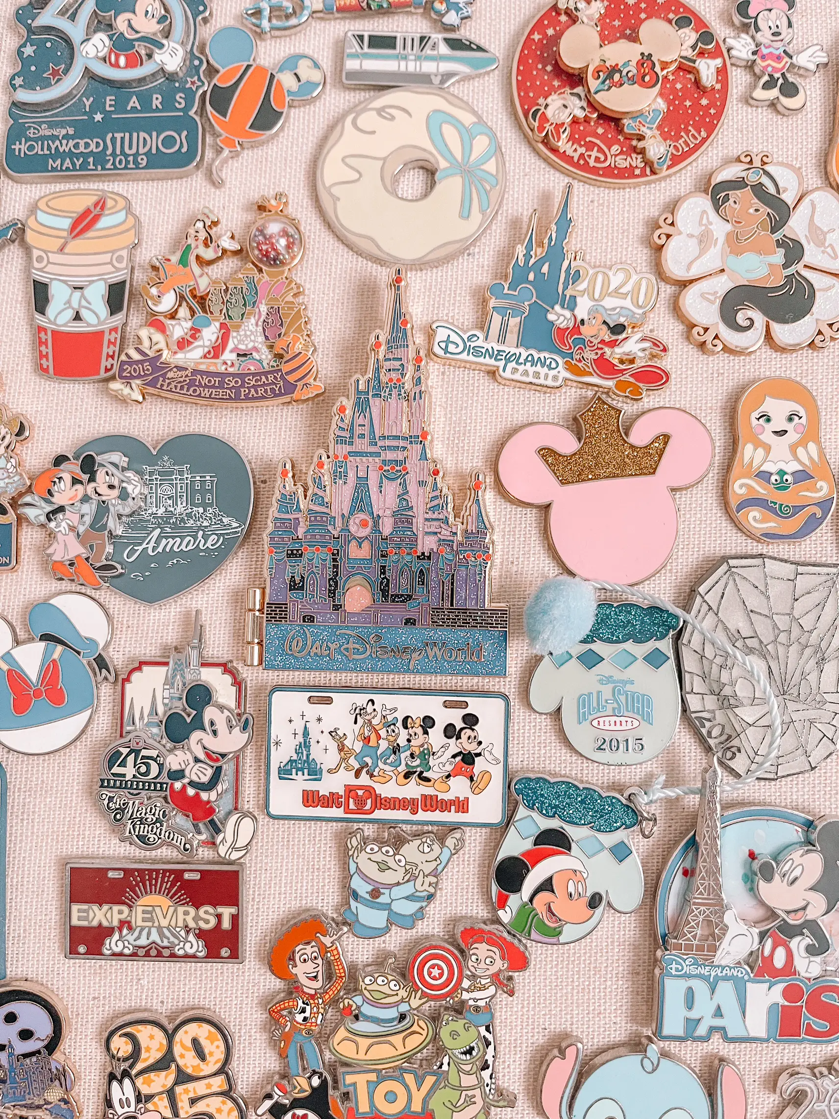 2015 Small Pin Bag - Disney Pins Blog