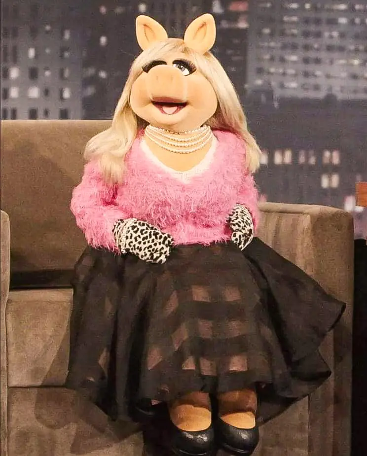 DisneyBound  Miss piggy muppets, Miss piggy, Piggy muppets