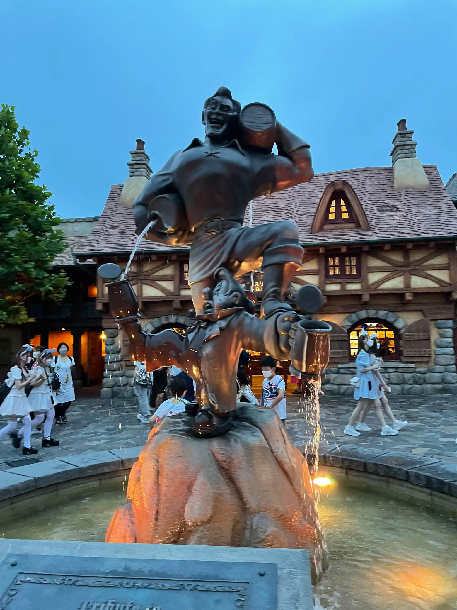 ディズニー 画像 背景 綺麗 ガストン | 🏰 ℝ 🌋が投稿したフォトブック