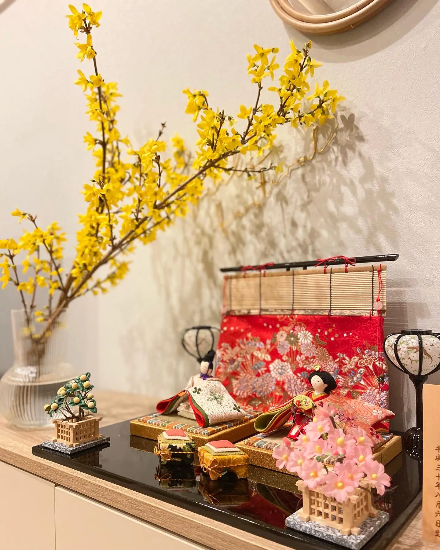 ちりめん細工お雛様下げ飾りさげもん(お花とまり) 赤（中) ちりめん