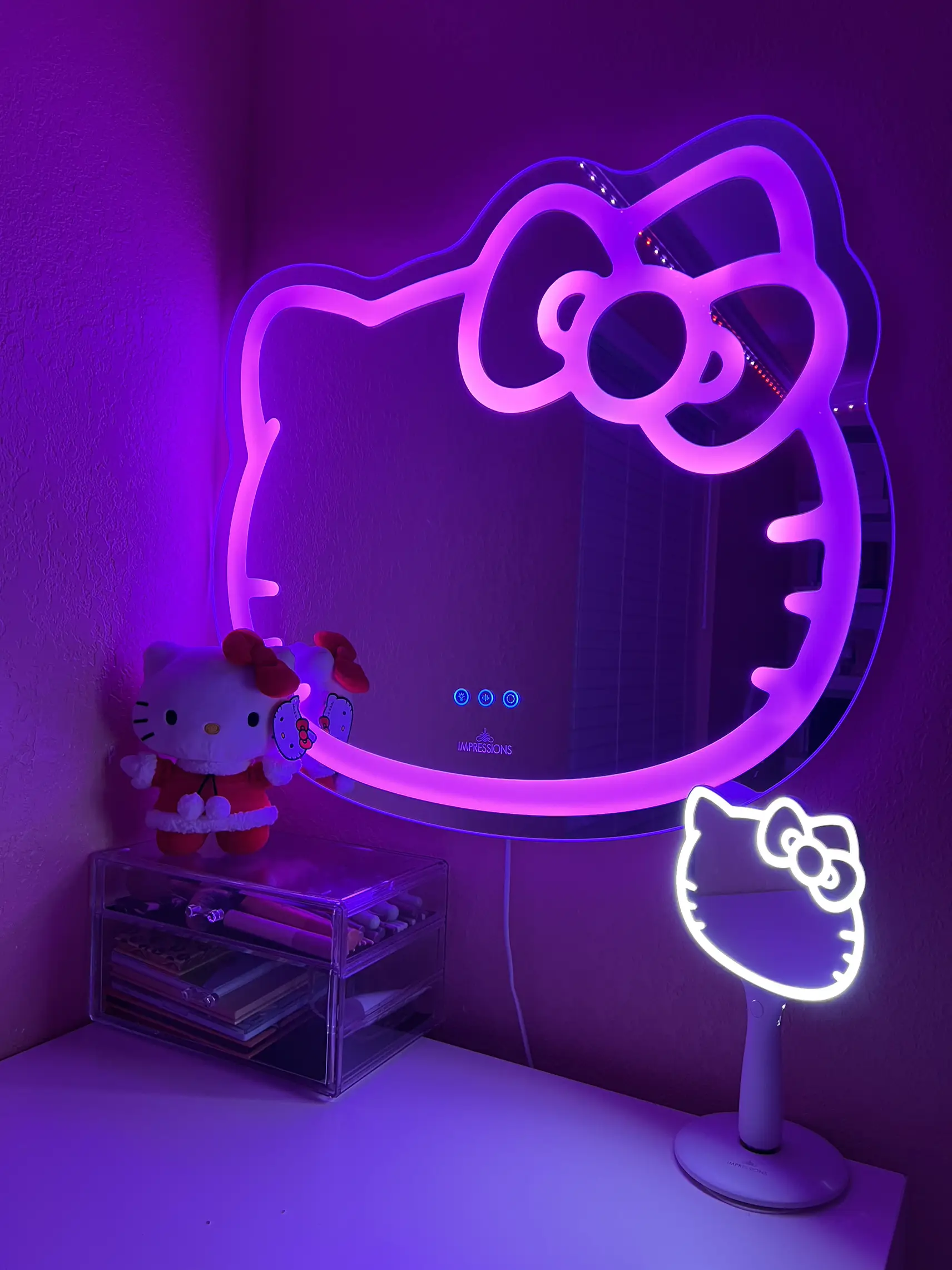 Hello kitty room decor 🖤, Gallery posted by Nicole🌸🤍