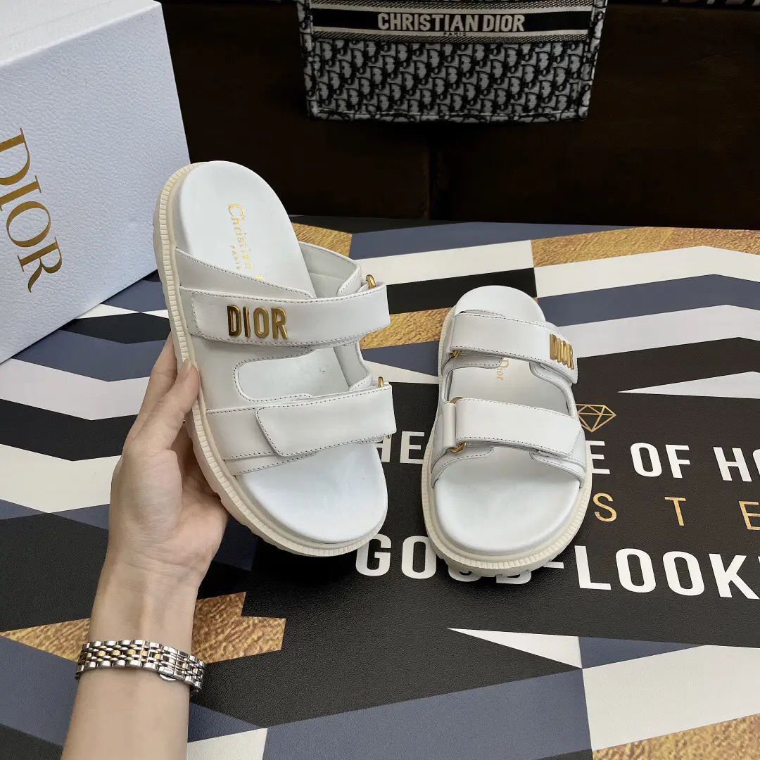 Dior ·A pair of summer favorite sandals！🩴🩴🩴