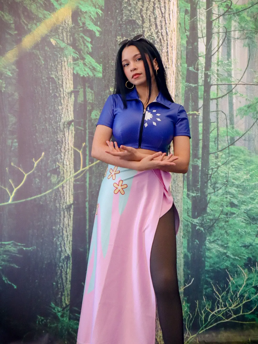 One Piece cosplayer gets the perfect Nico Robin makeover