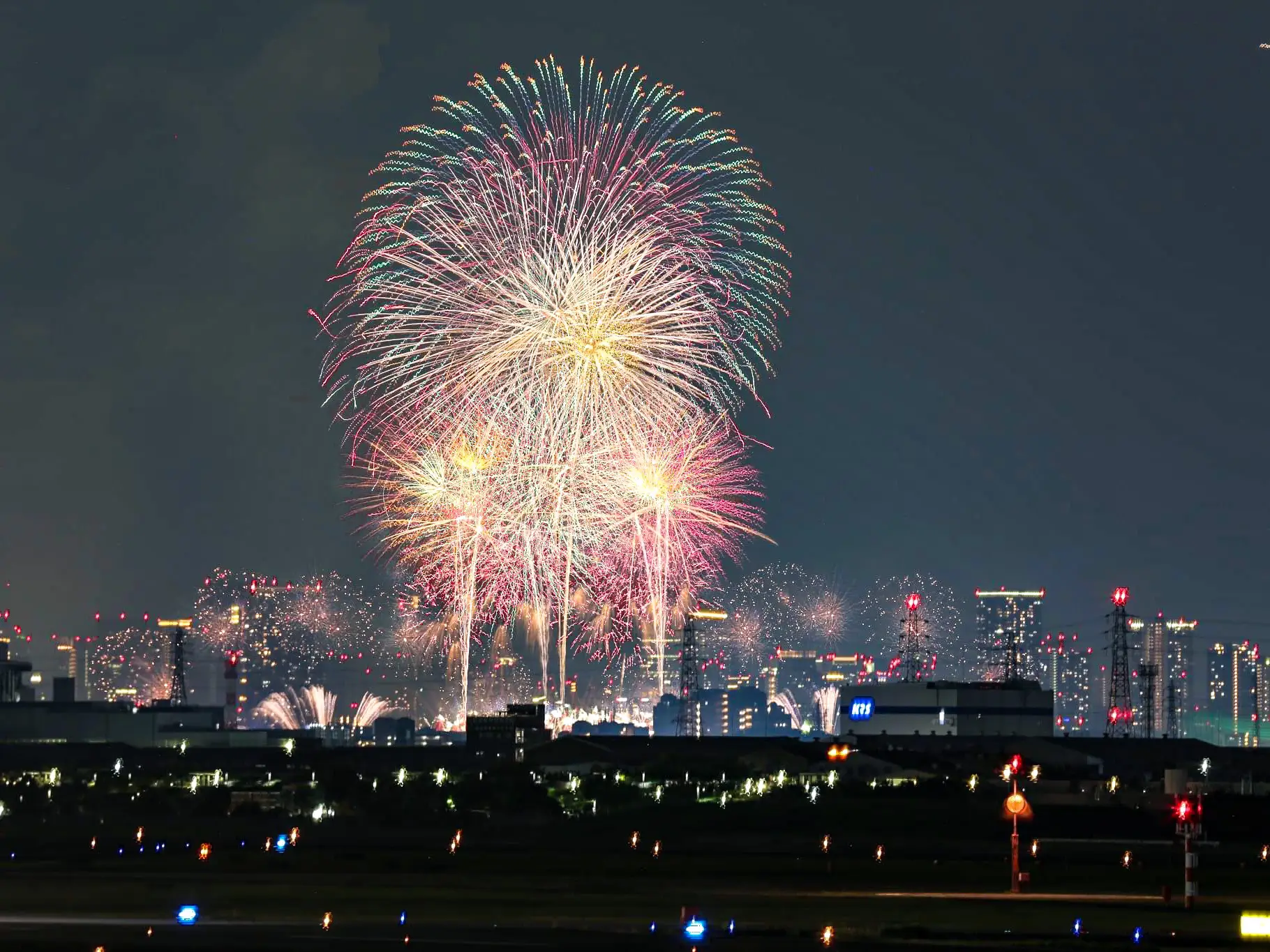 大阪】なにわ淀川花火大会2022 | チサトが投稿したフォトブック | Lemon8