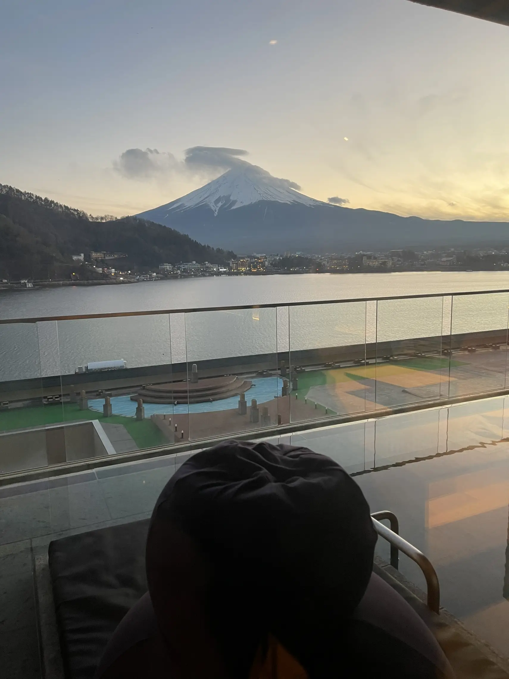 河口湖旅行】富士山が見える露天風呂付客室「風のテラスKUKUNA」にお