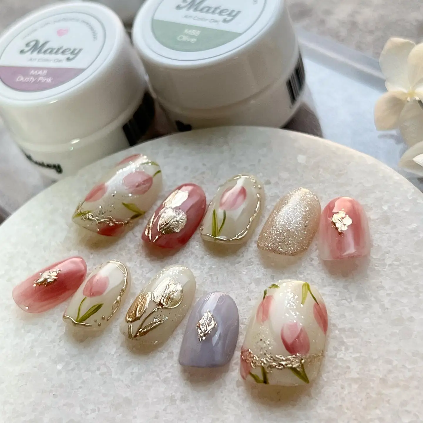 チューリップネイル♡フラワーネイル オーダー受付中【ネイルチップ販売】 | Prunelle nailが投稿したフォトブック | Lemon8