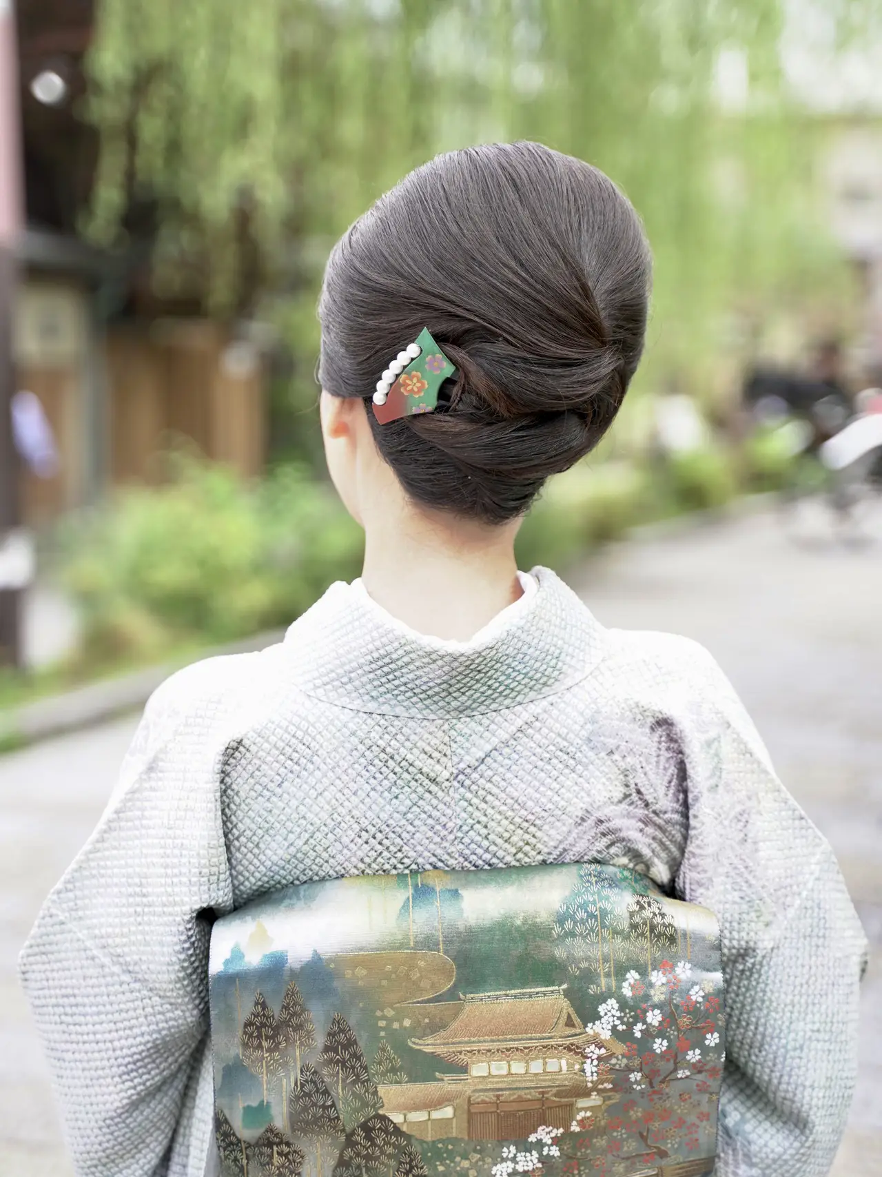 着物👘後ろ姿 きぬたや総絞り訪問着✨金閣寺の袋帯 | mitsuyo122が投稿