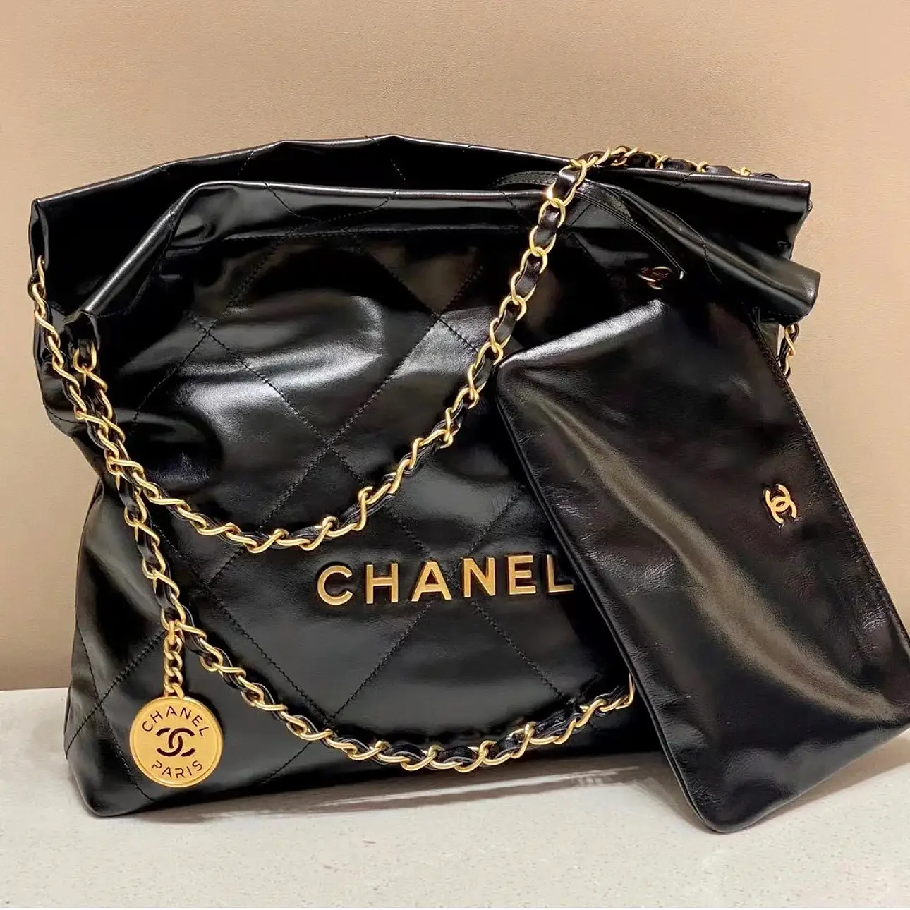 CHANEL 22 trash bag Handbag Shiny Calfskin & Gold-Tone Metal Light