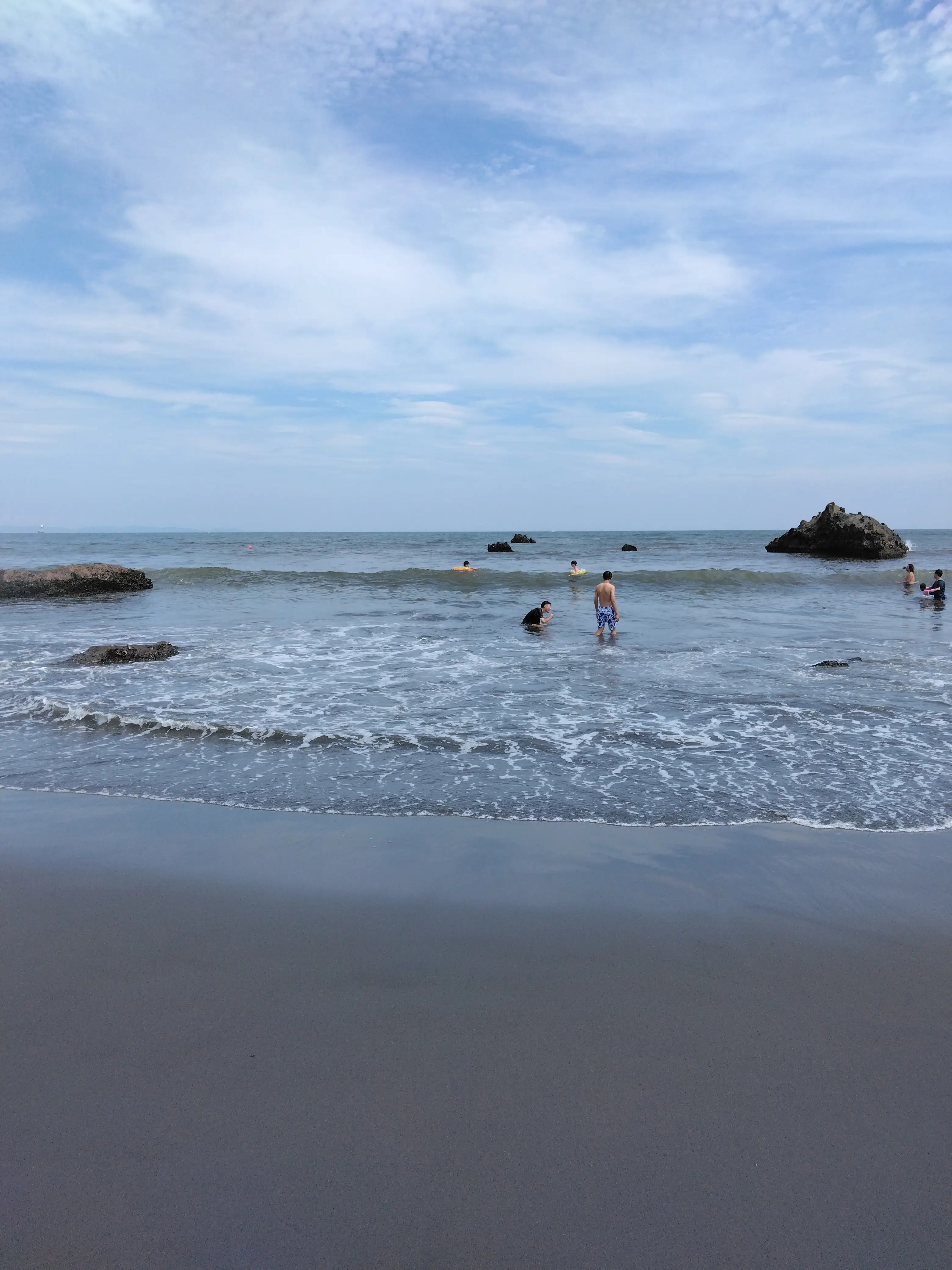 地元の海から取れました少し大きめの流木です！ - 置物