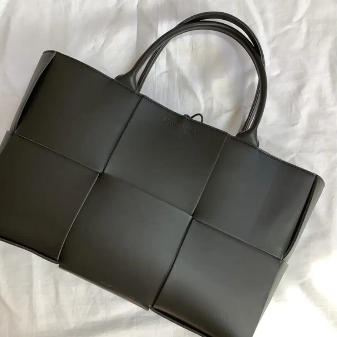 BOTTEGA VENETA (ボッテガヴェネタ)👜アルコトート実際どうなの