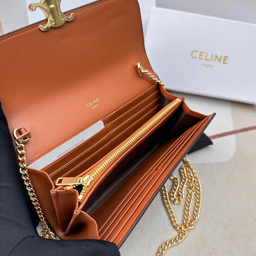 長財布 ショルダー付き セリーヌ CELINE | 高田 百合が投稿したフォト  