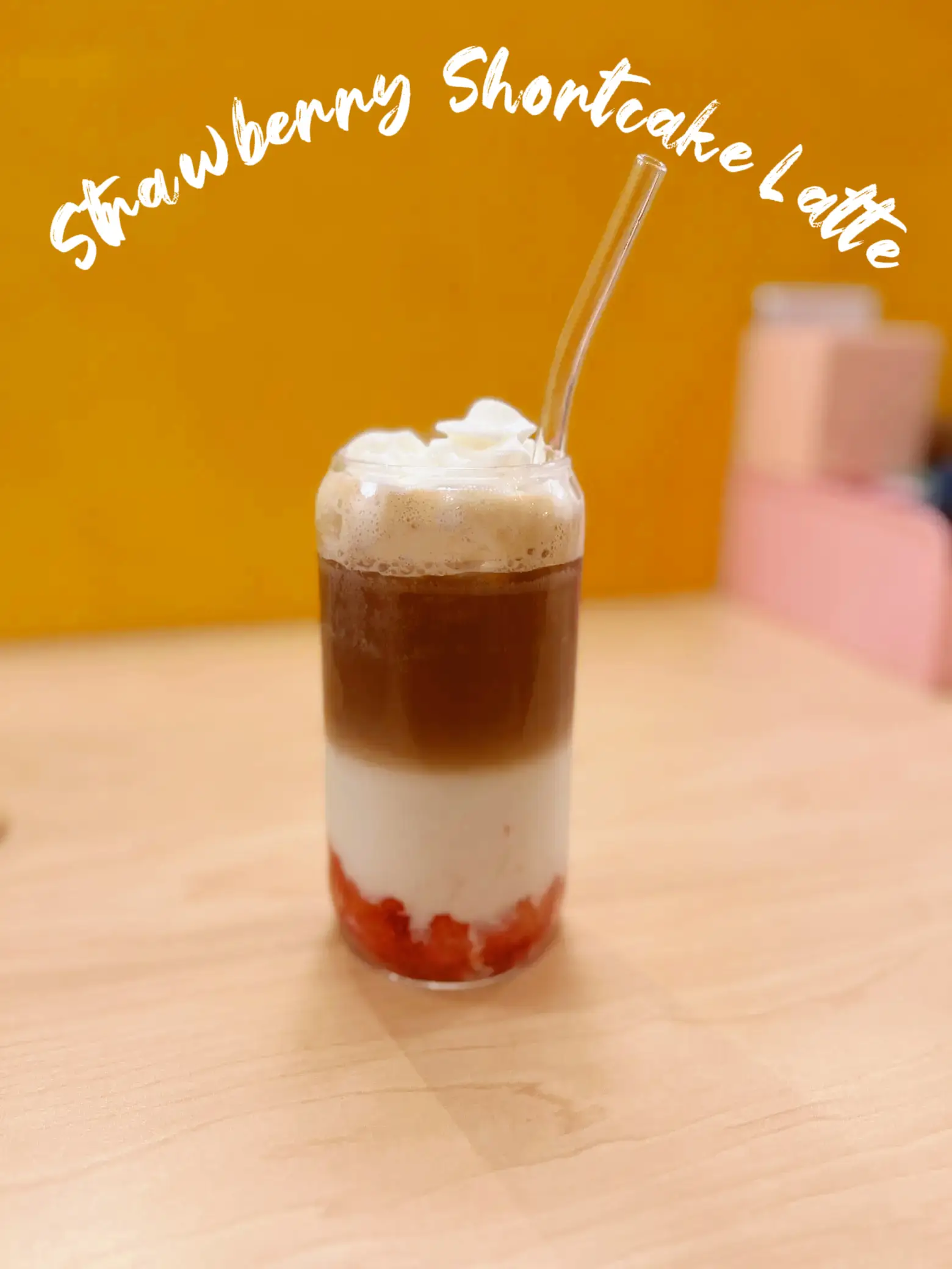 Strawberry Shortcake Latte 🍓🩳🎂 แกลเลอรีที่โพสต์โดย Hi Lemon8