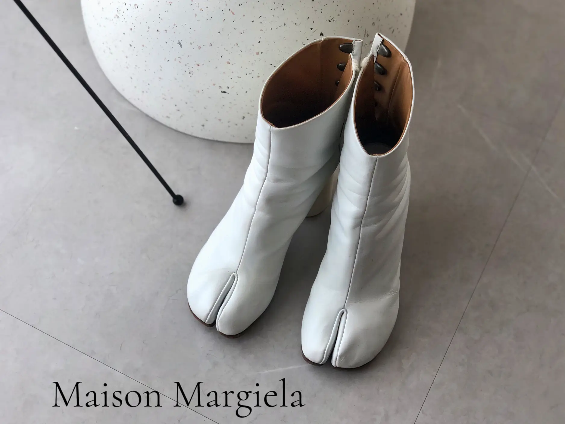定番の冬ギフト Maison Margiela マルジェラ 足袋ブーツ 37 白 靴 ...