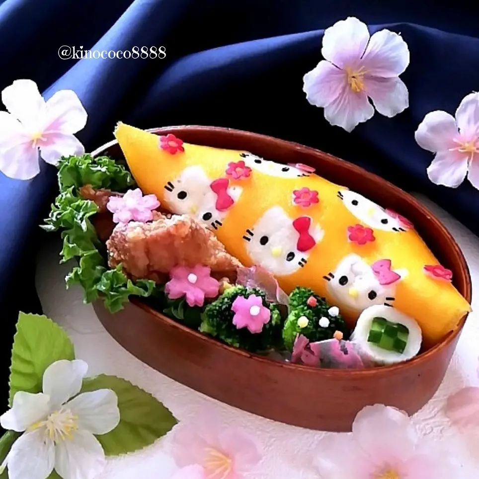 Hello Kitty Omurice Bento