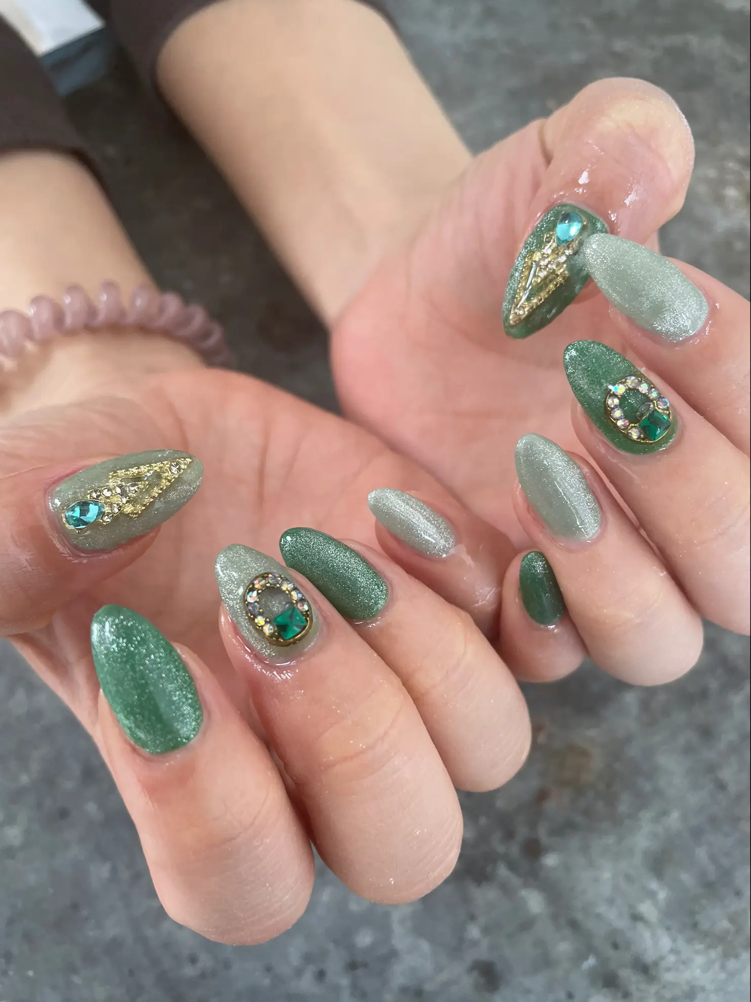 グリーンマグネット💅 | りえが投稿したフォトブック | Lemon8