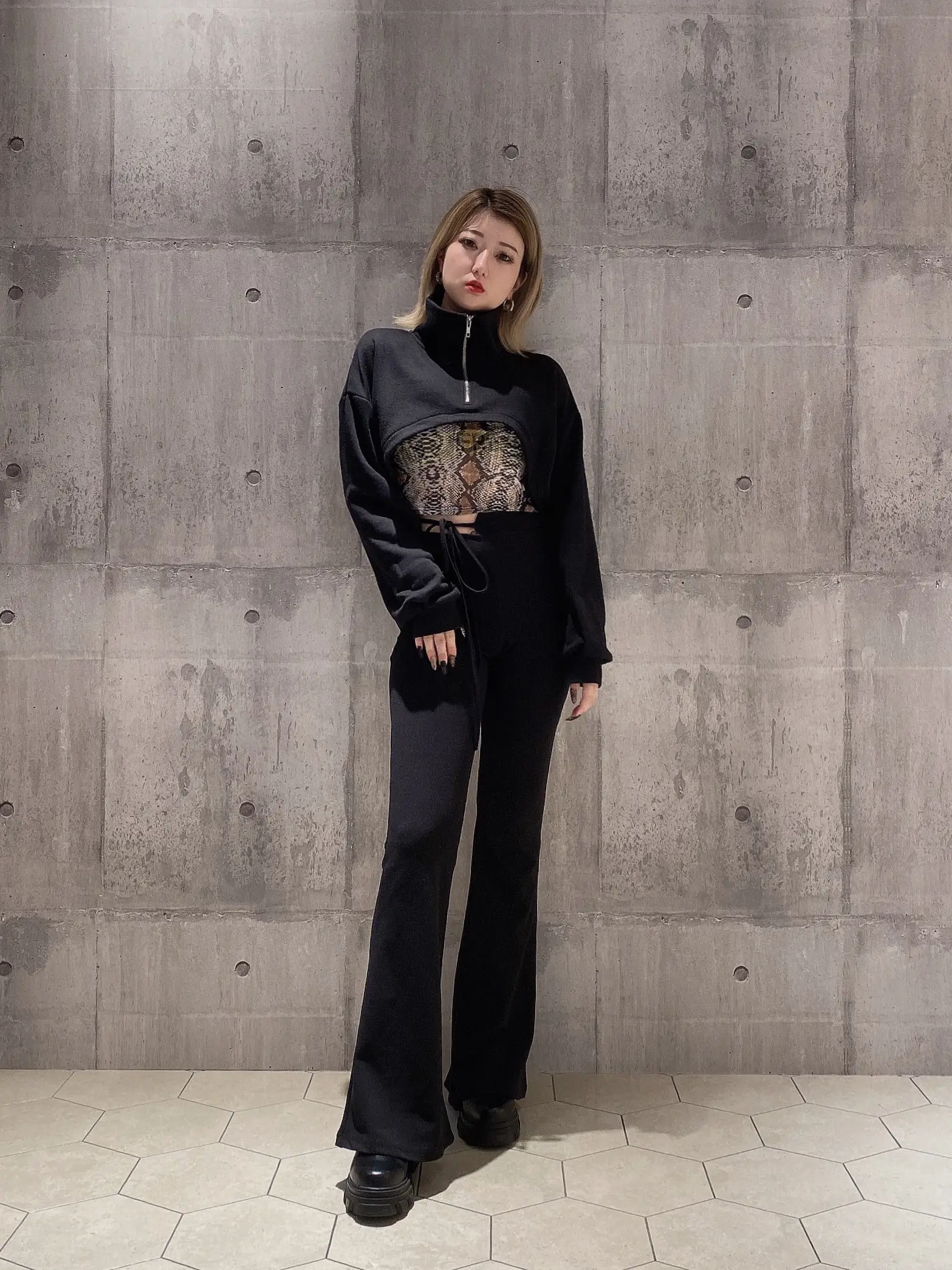 SHEIN】韓国っぽアイテムを使った春コーデ🇰🇷🖤 | AOIが投稿した