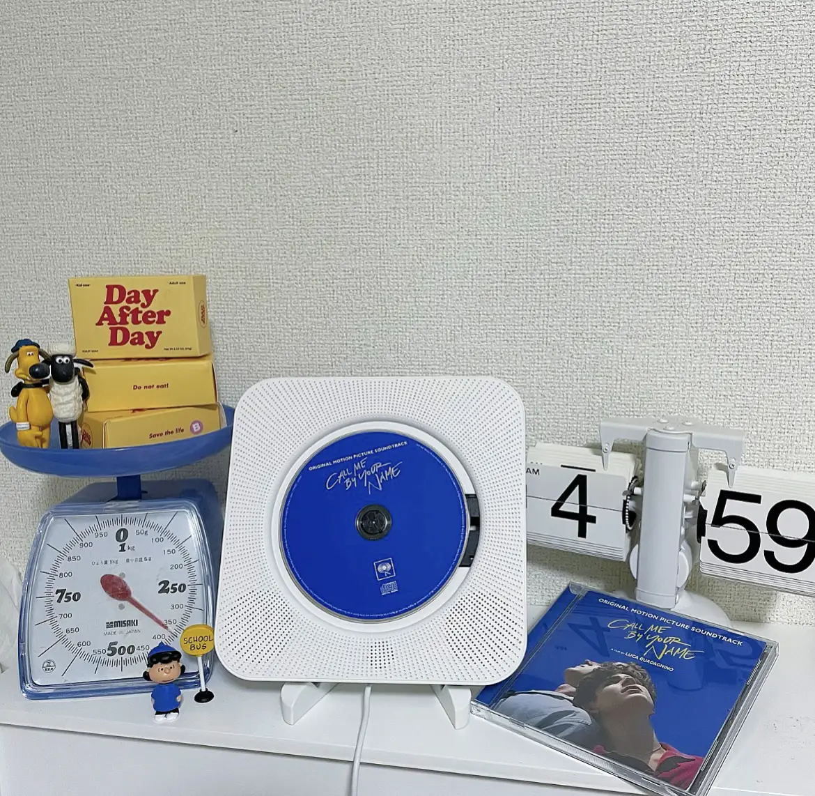 レトロ風レコードプレーヤーCD付きコンポ 飾って目を引きます