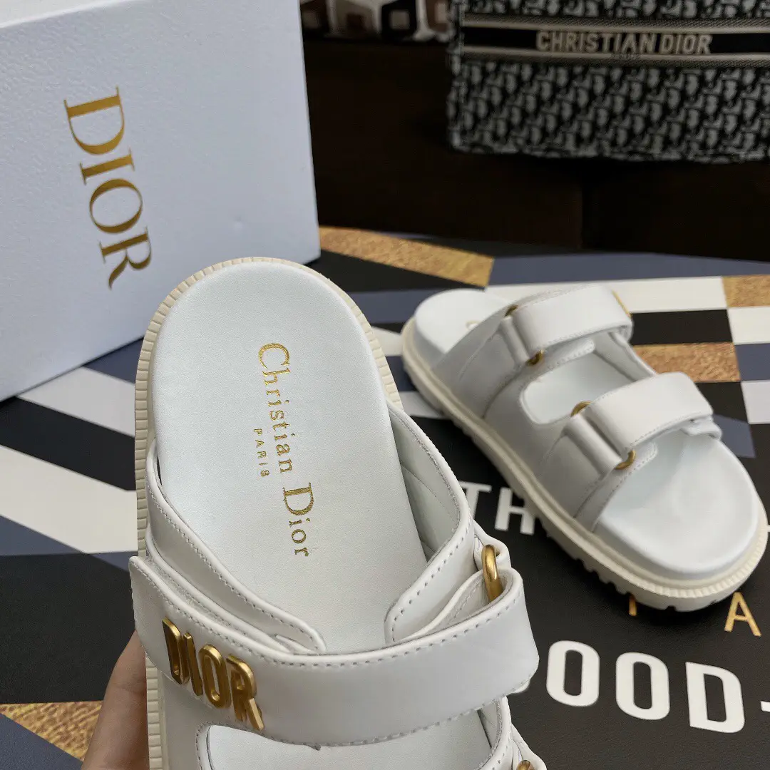 Dior ·A pair of summer favorite sandals！🩴🩴🩴