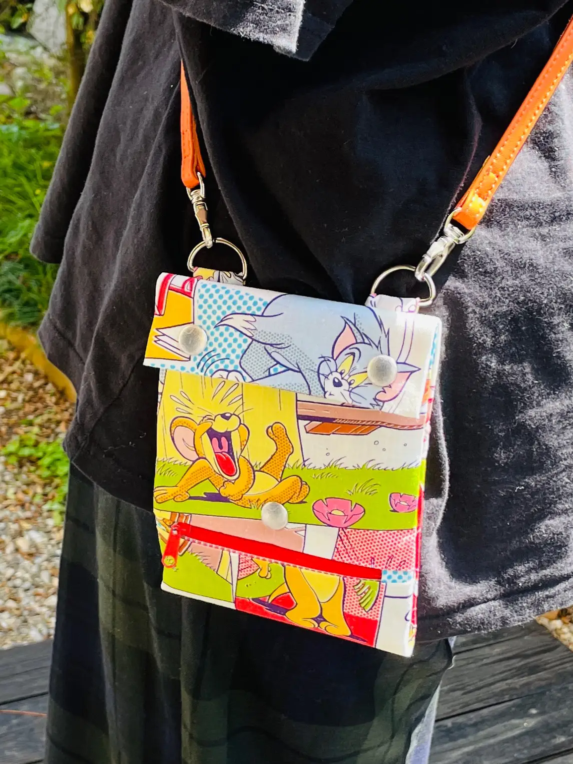 SALE】ハンドメイド☆ラミネート縦長3WAYバッグ（背面ポケット追加  