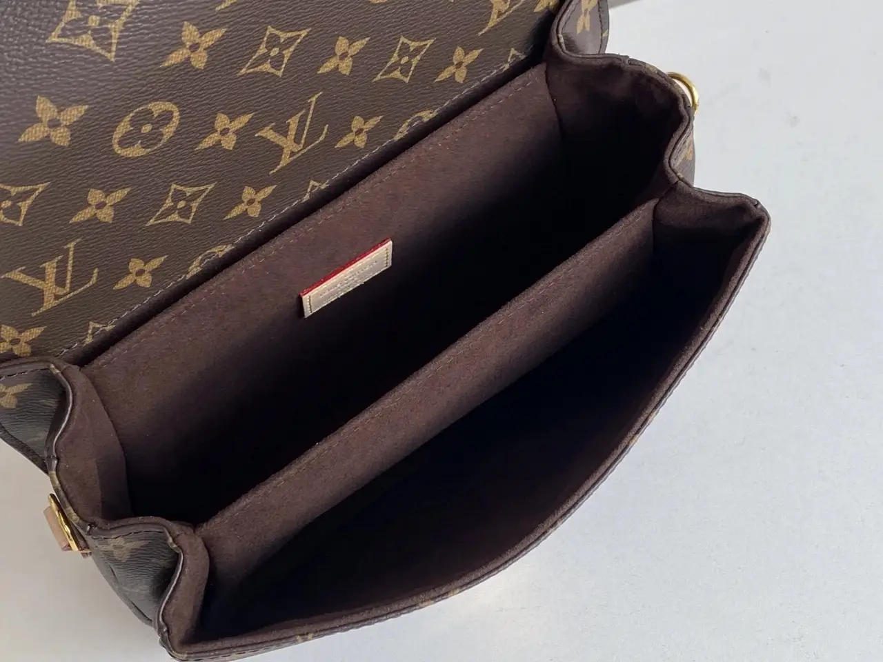 Have a #LouisVuitton pieces laying in your closet and don't know