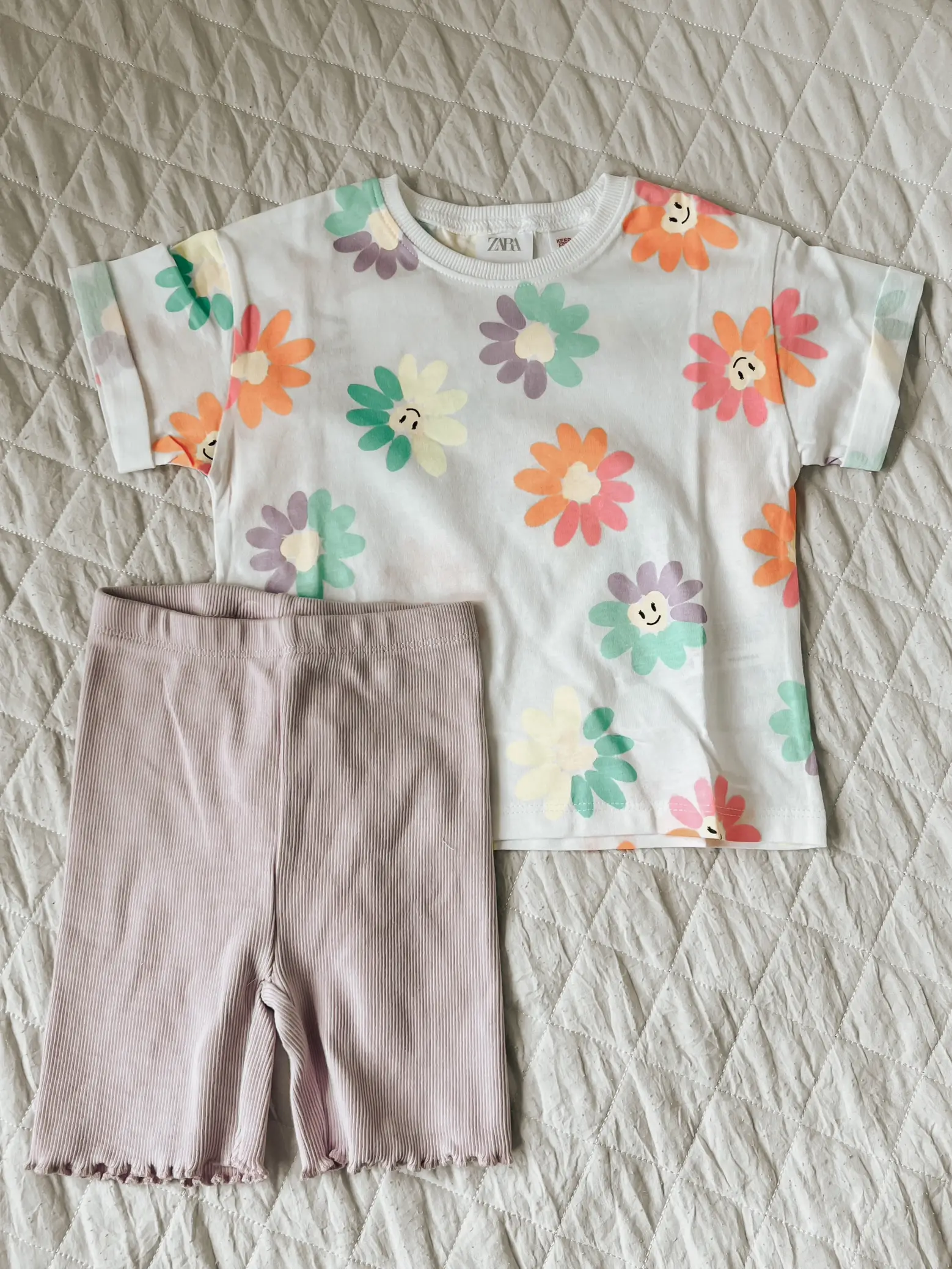 ZARA Floral flower 🌺 Tropical Print Cropped Pants Size Small