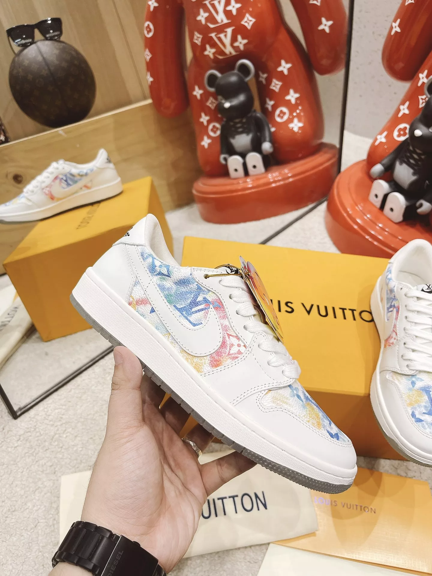 超可愛いLouis Vuitton×NIKE コラボレディーススニーカー | Alisingが