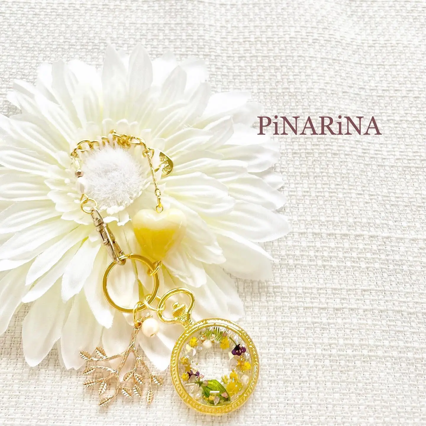 大人かわいいバッグチャーム♡ | PiNARiNA_ハンドメイドが投稿した