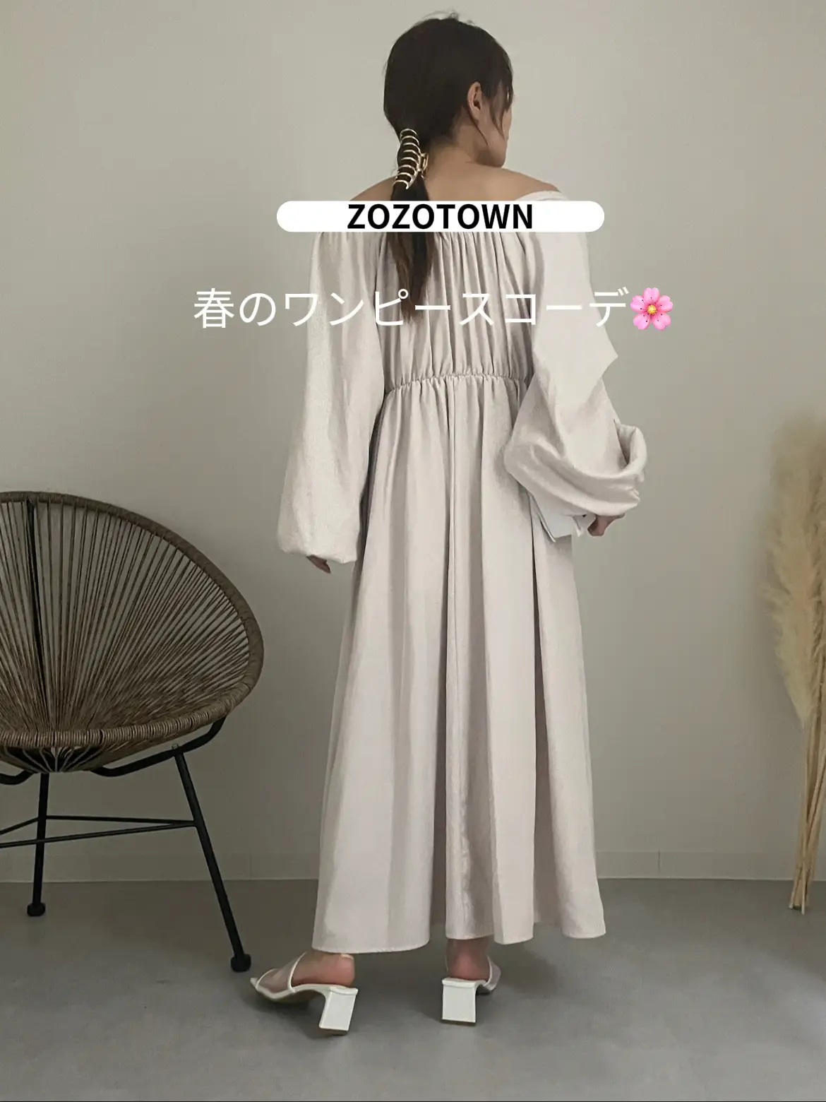 PERNA ケープワンピース アイボリー ロングワンピース ケープスタイル PERNA（ペルナ）の「ケープワンピース（ワンピース）」 - WEAR