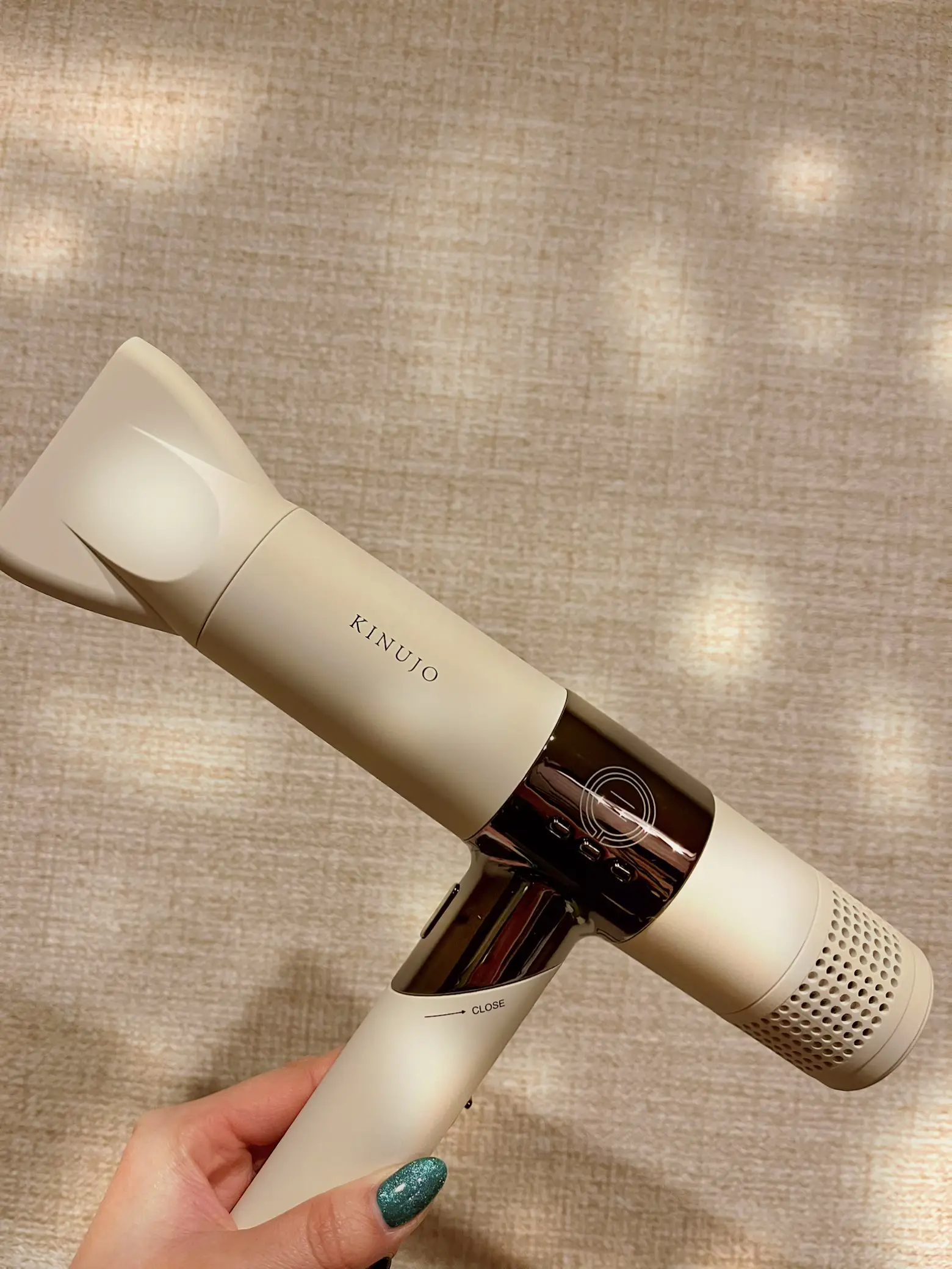 ☆新品未使用☆KINUJO 絹女KH201 ヘアドライヤー　ホワイト KINUJO(キヌージョ) Hair Dryer(ヘアドライヤー) KH201 White
