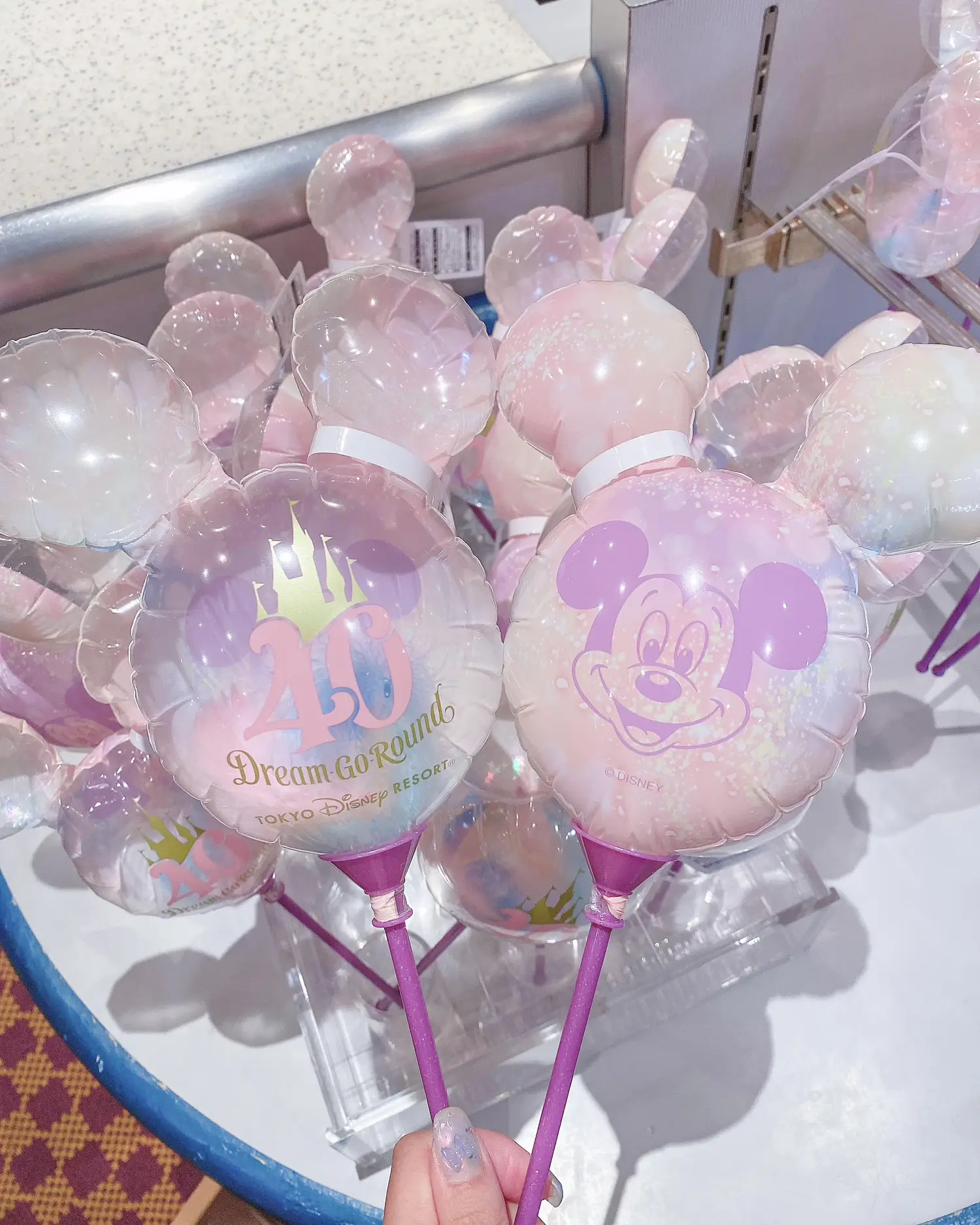 今日から発売🌈ディズニー40周年🏰手持ちバルーン🎈 | みさきてぃが