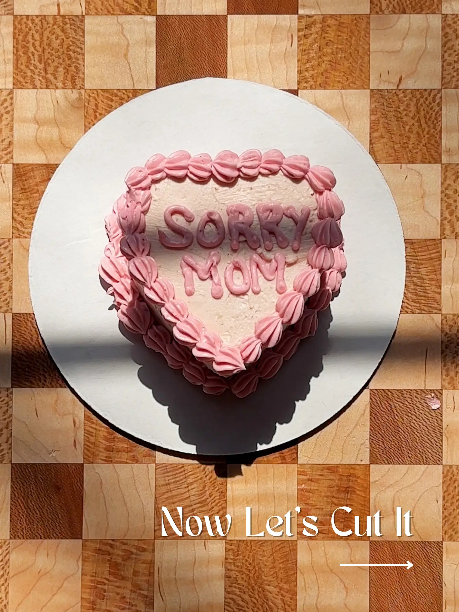 ITS TIMEEEEE!!💗💗 our newest cake pop mold, a Tall Heart Cake, is now