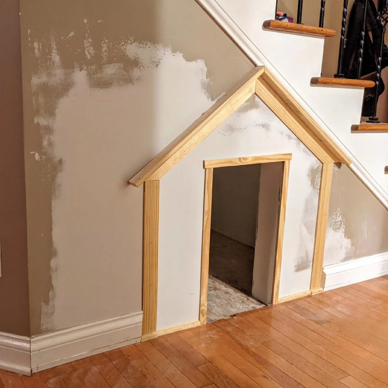 Diy dog outlet house under stairs