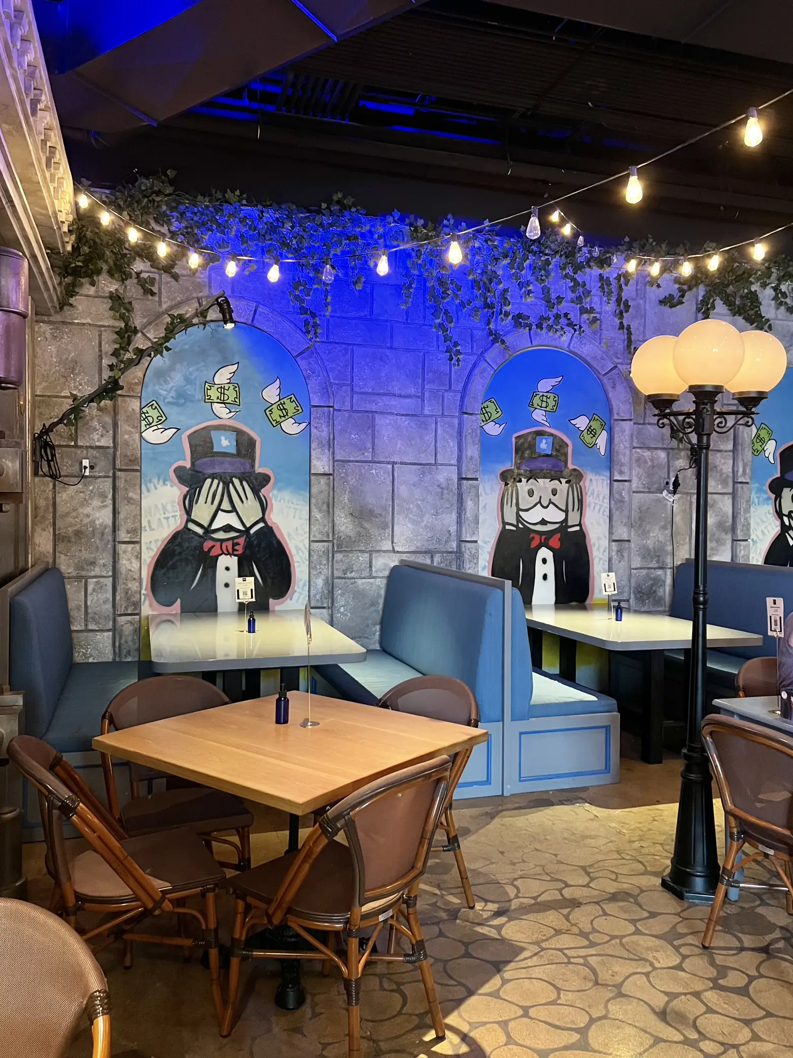 Board game bar in Bucktown, Chicago! Gallery posted by chicagodives