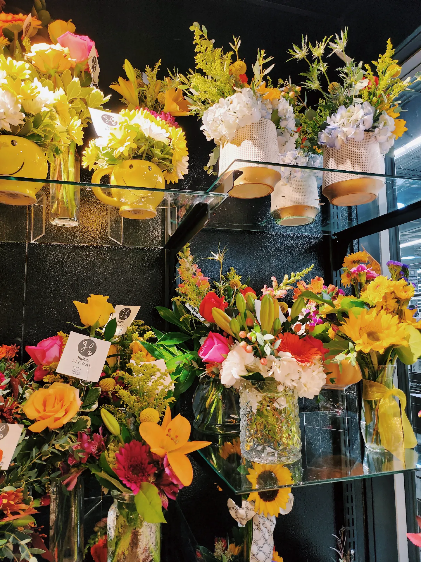 A flower shop at one of the Hyvee's I visited 🫶🍋 Gallery posted by