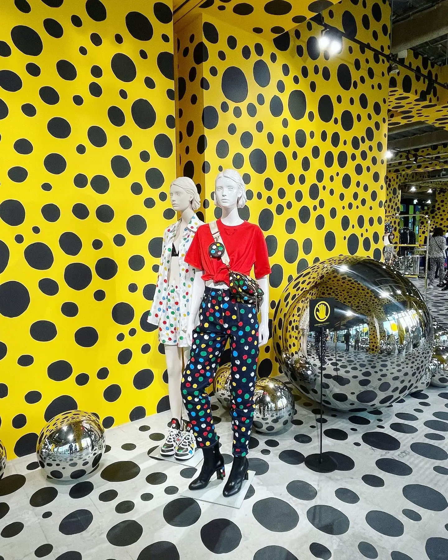 モネさん専用 ルイヴィトン✖️草間彌生さん　バンドー　ペインティッドドット　黒 ルイヴィトン✖️草間彌生さんバンドーペインティッドドット黒