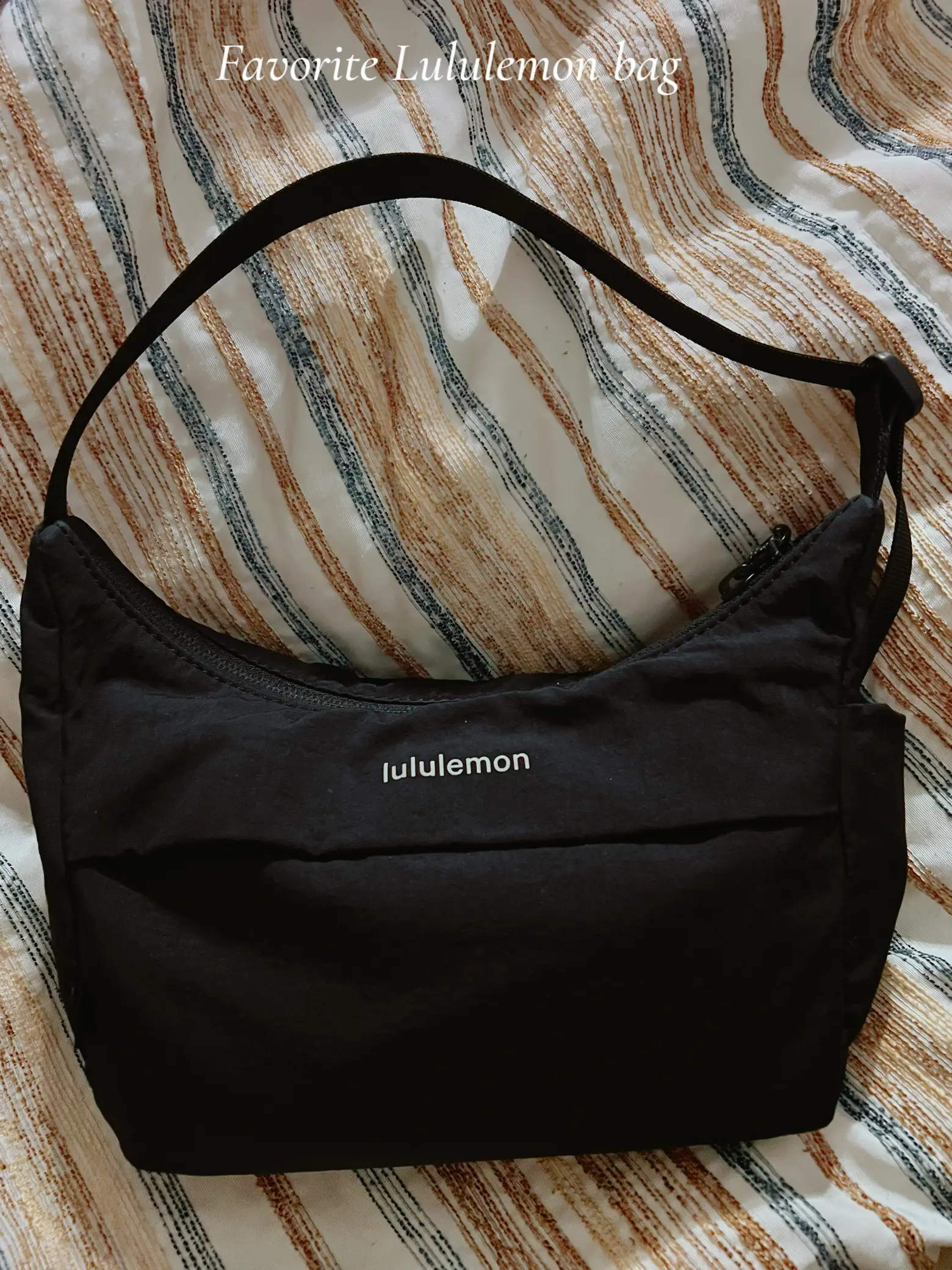 can someone with an extended strap bag please help me @lululemon