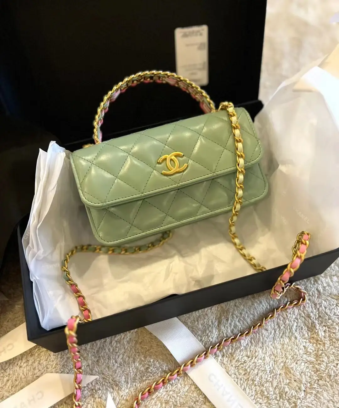 CHANEL 22 MINI HANDBAG REVIEW  Gallery posted by Avianna Astrid