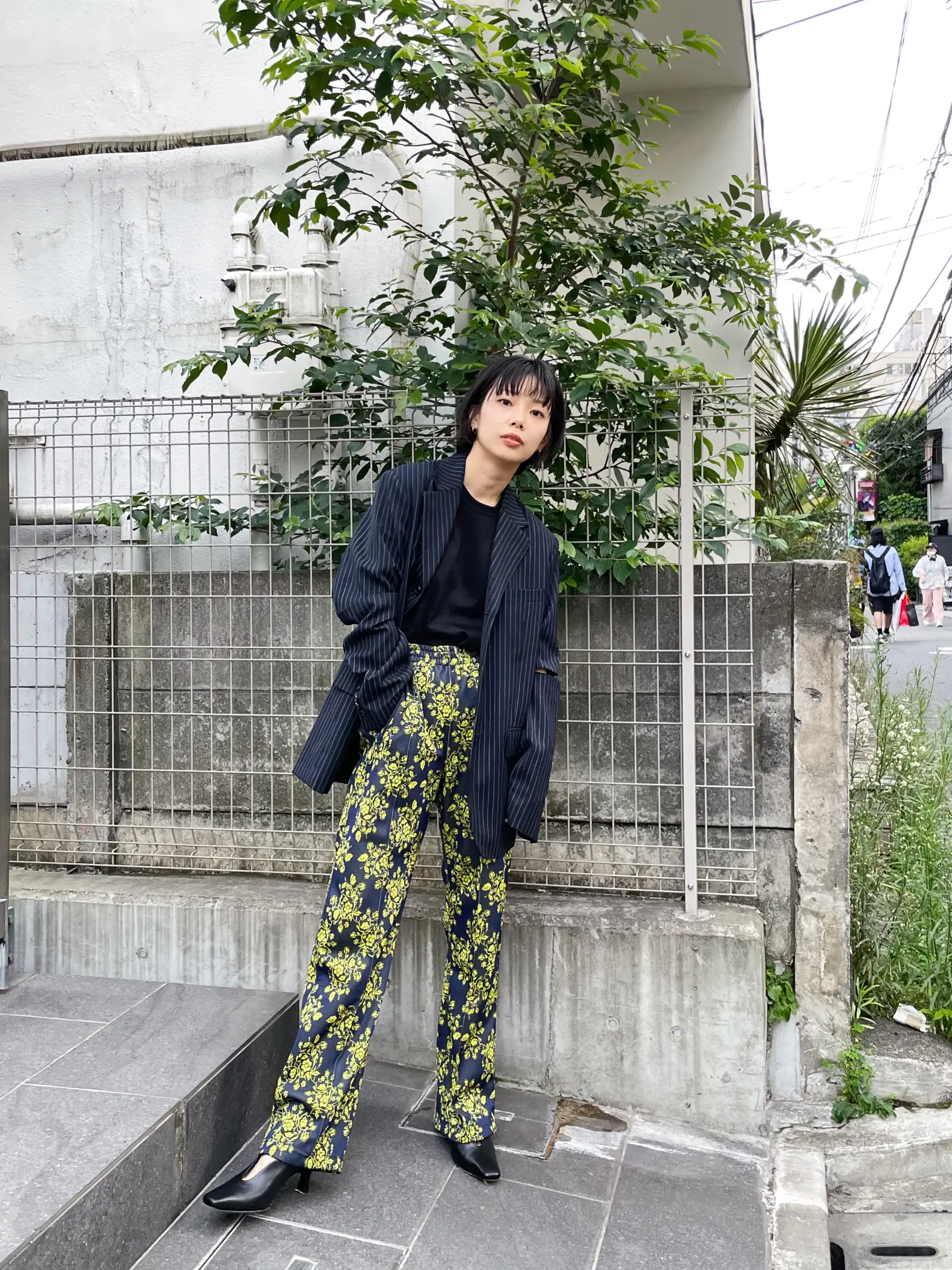 トラックパンツの他と差をつけた着回し！ | SHIHOが投稿したフォト  