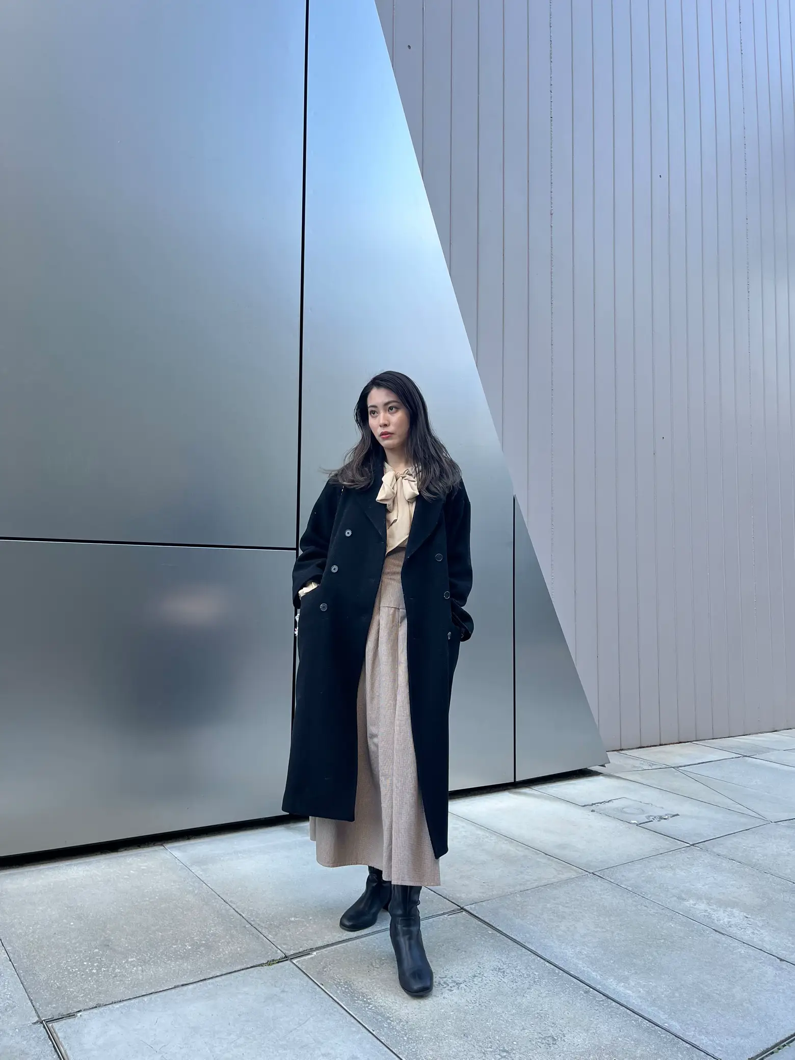 淡色×黒コート【冬のデートコーデ】 | _aki_jpが投稿したフォト