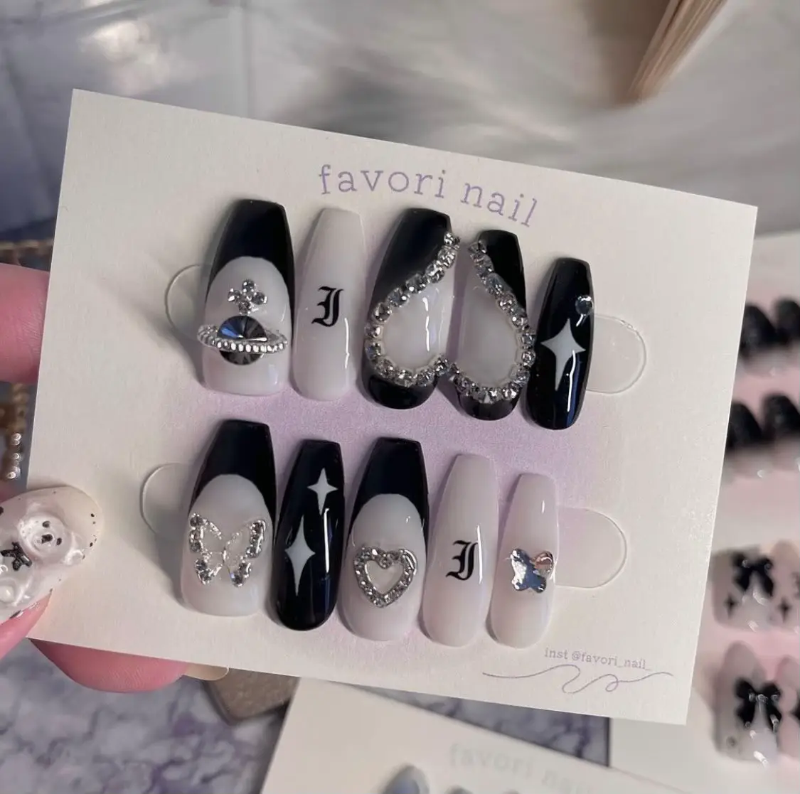 モノクロネイルチップ特集 | favori nailが投稿したフォトブック | Lemon8