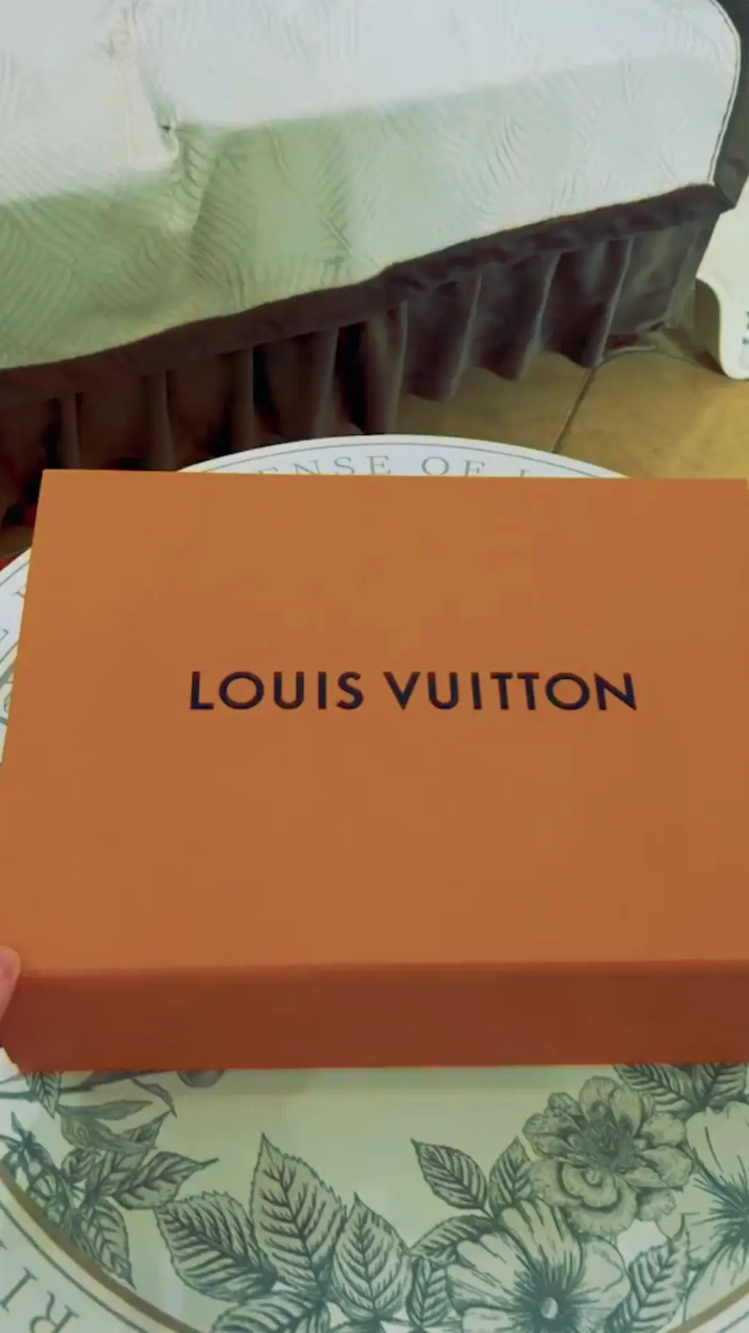 Do you know how to make use of paper bags? #bags #louisvuitton