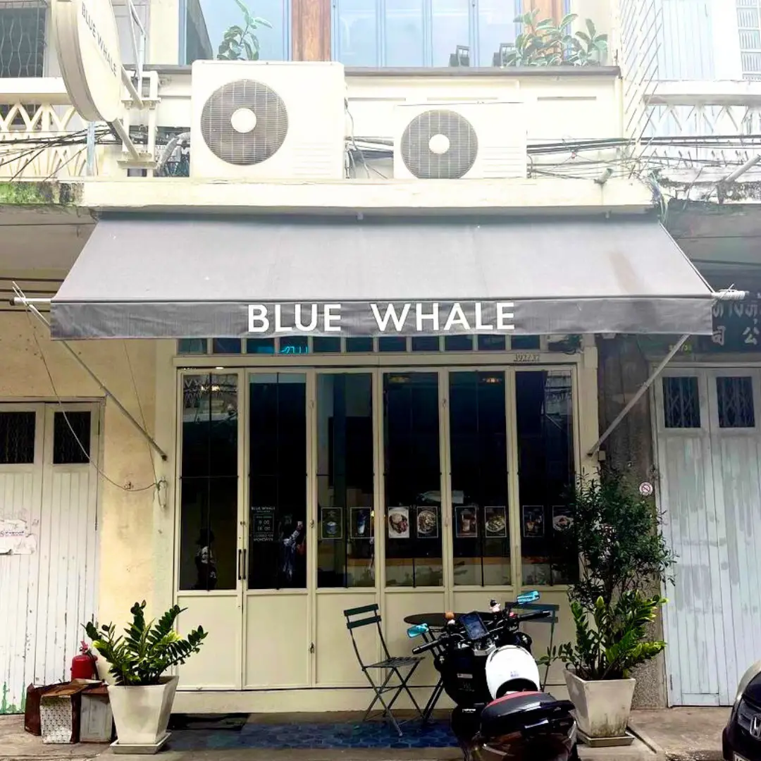📍Blue whale cafe | るか🐥が投稿したフォトブック | Lemon8