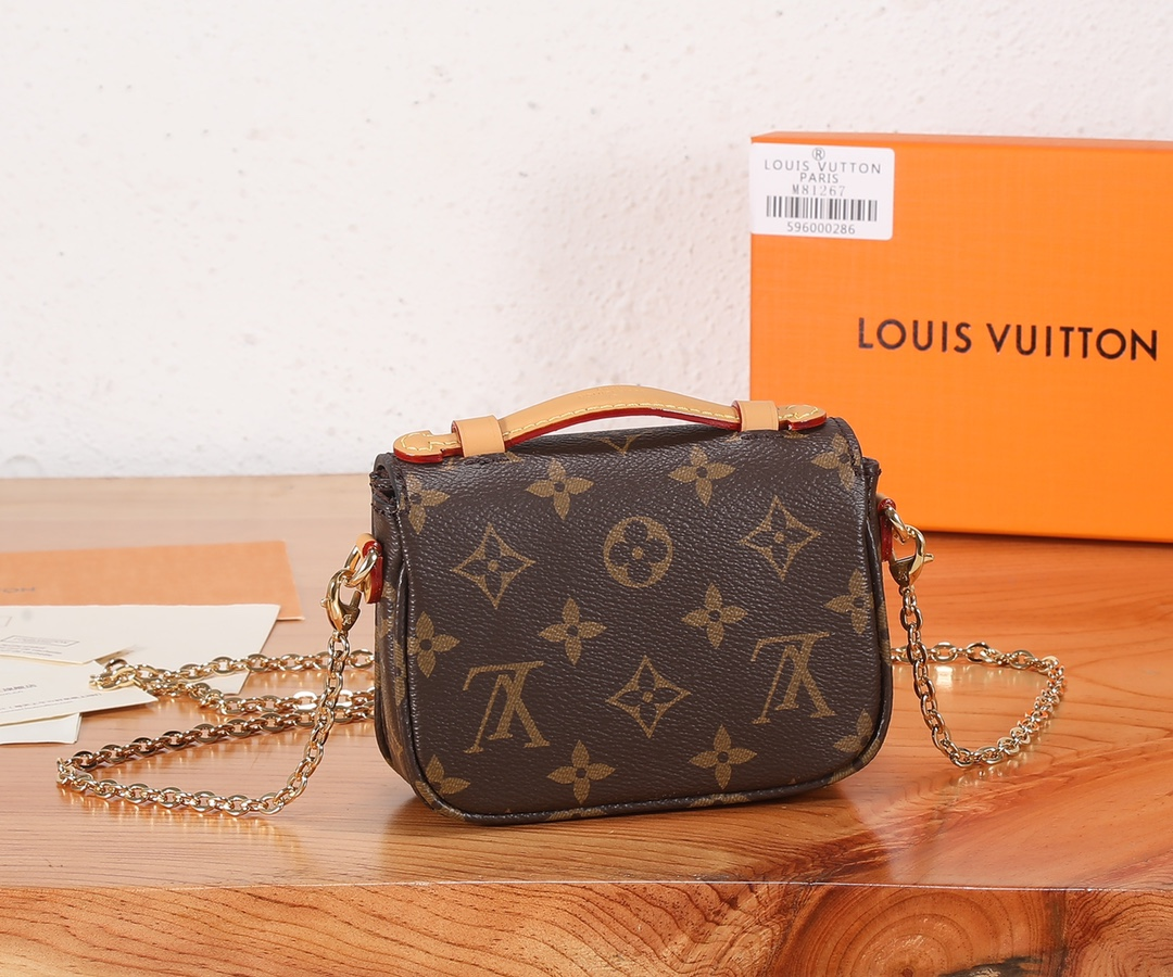 【ルイヴィトン 折り財布 】香港Louis Vuitton専門店で正規品購入した