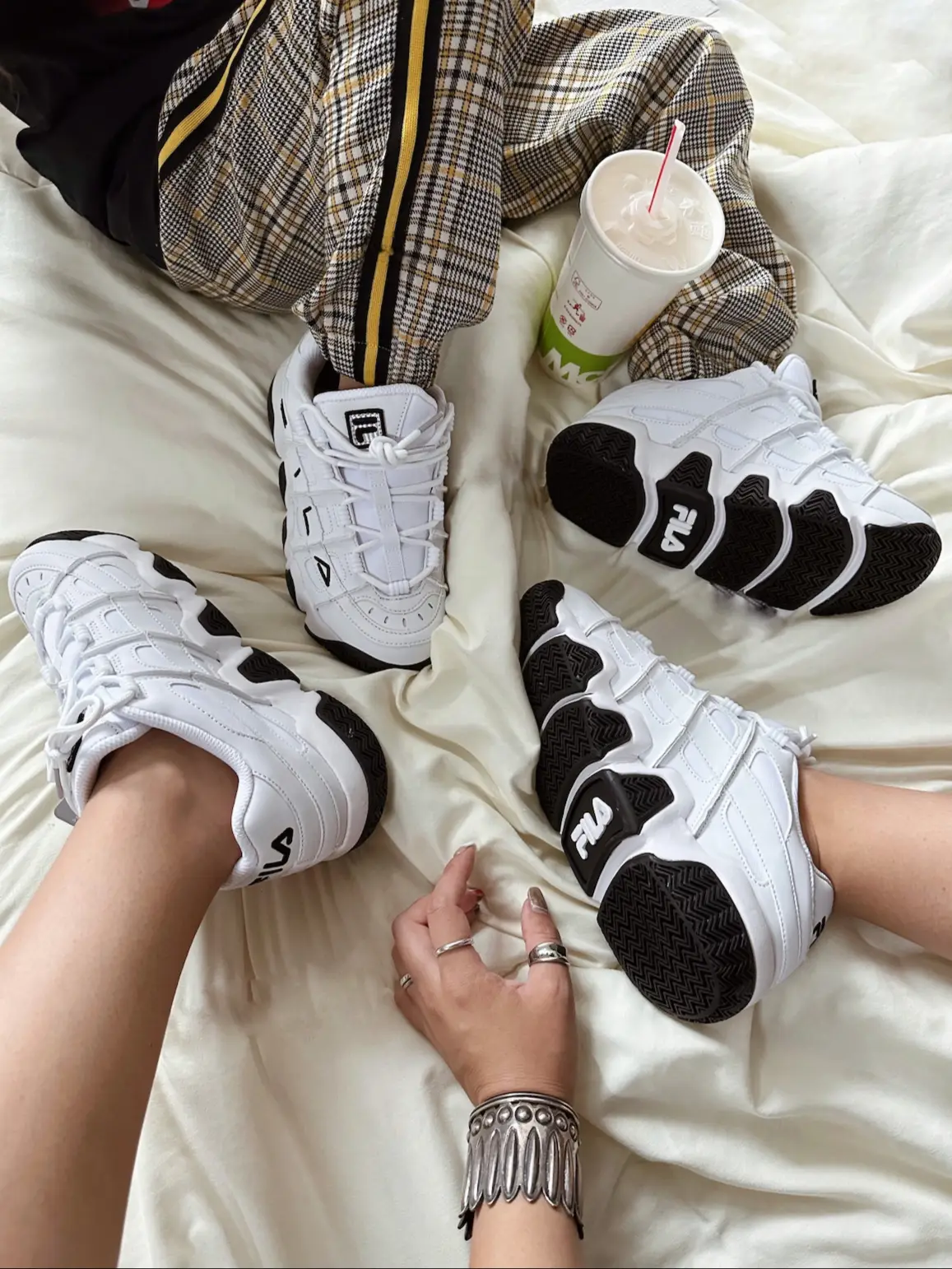 親子でお揃いがかわいい  FILAホワイトシューズ👟    🖤 | H2hitomiが