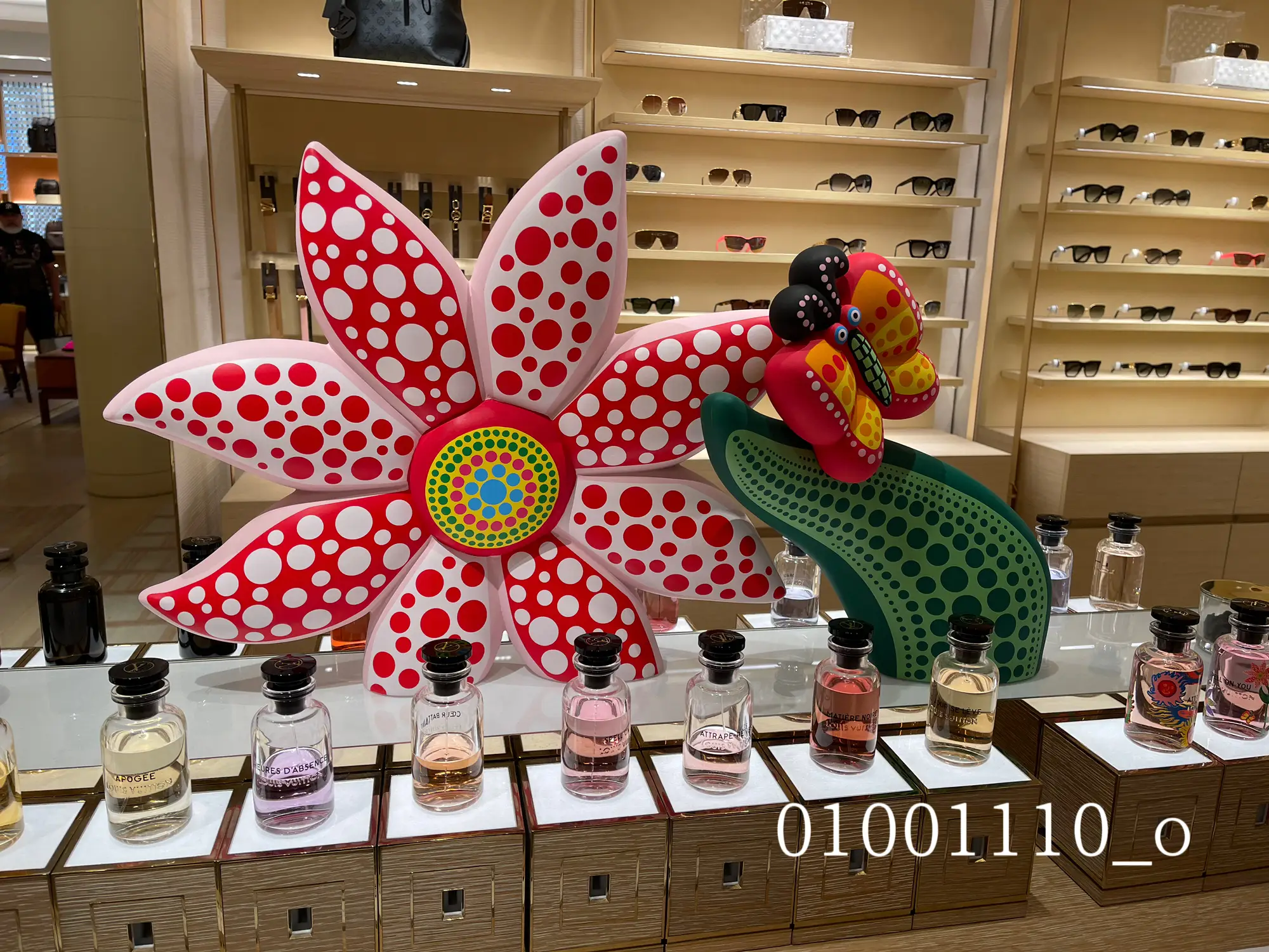 Louis Vuitton perfume! Love the flowers, Gallery posted by 01001110_o
