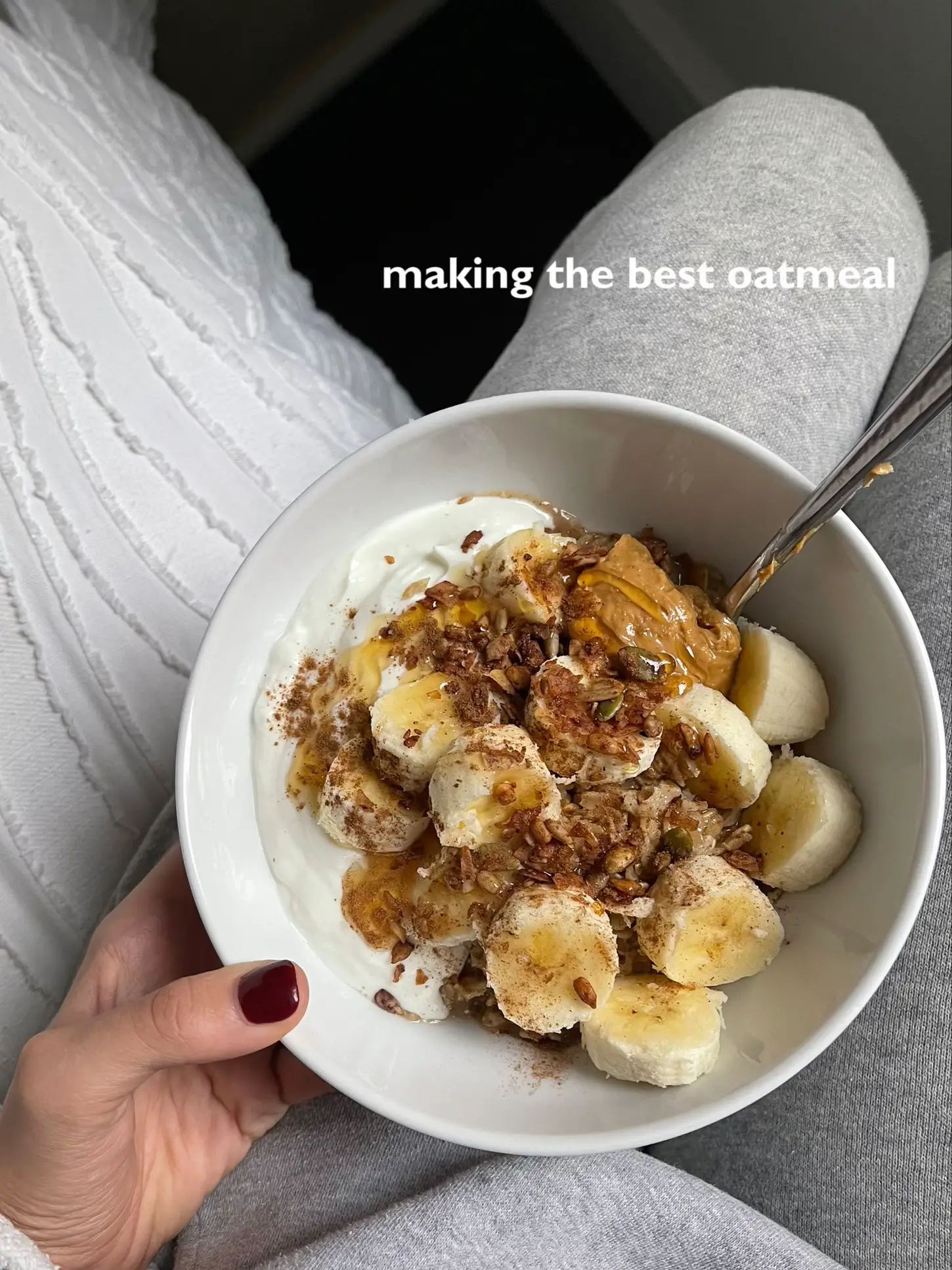 My breakfast today: Granola and Yogurt🥣🥄🌾, Trying to eat a little  healthier!✨