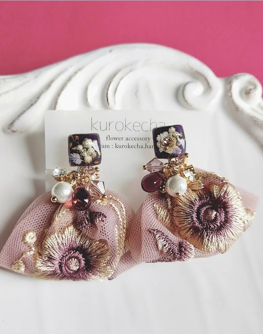 秋冬おすすめ 】華やかなインド刺繍🥀イヤリング・ピアス （ 誕生日プレゼント , ギフト ） | kurokechaが投稿したフォトブック |  Lemon8