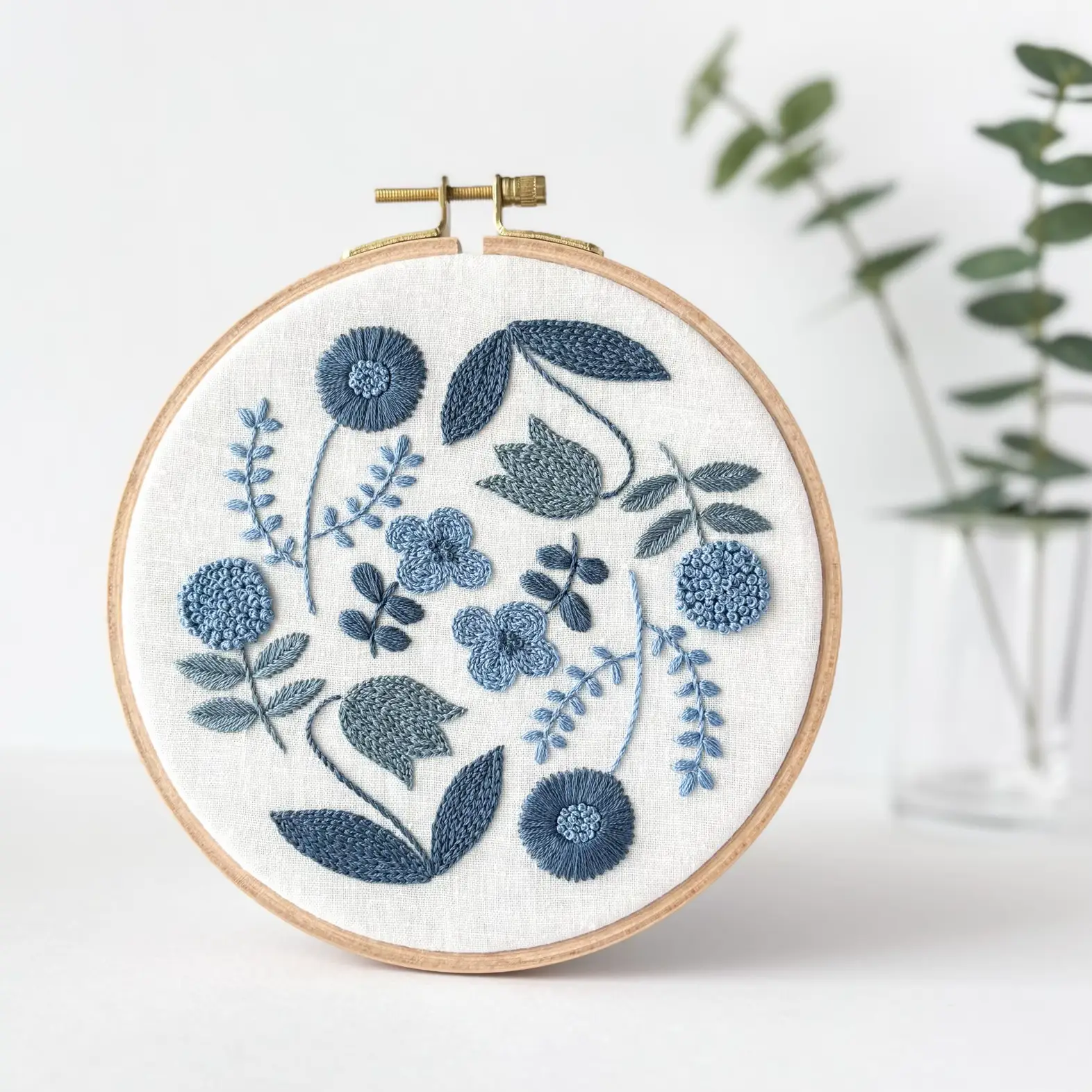 壁飾り（刺繍すみれ） 古書