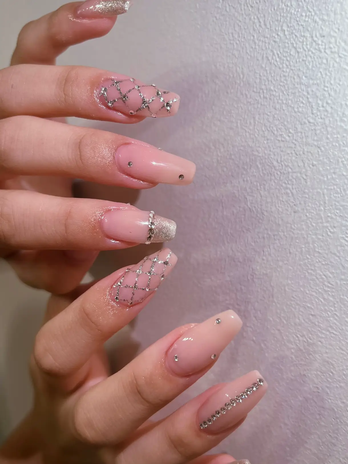 ヌーディーカラーにストーン✨💎 | Nail designが投稿したフォトブック