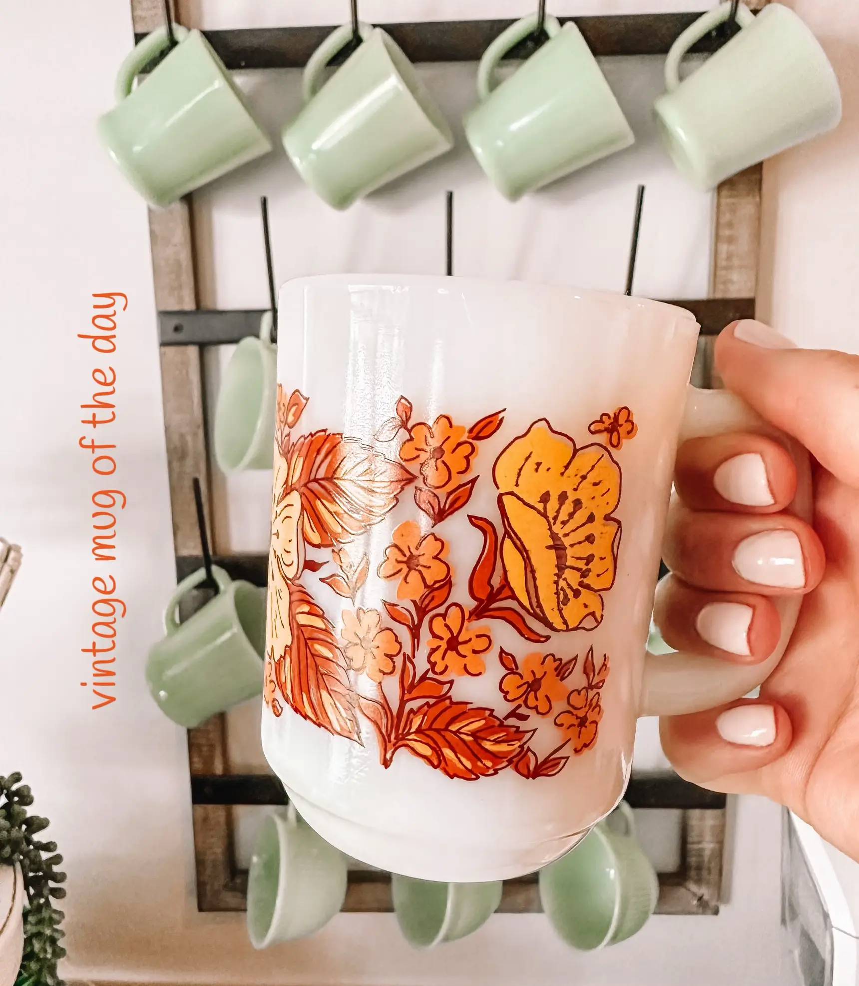 Tea Coffee Anime 90s Vintage Hand Hold Holding Cup - Aesthetic